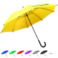 Prix ​​à bas prix à haute quantité 2020 Nouveau design Impression multi-couleurs parapluie droit avec bouton manuel de sécurité pour ouvrir